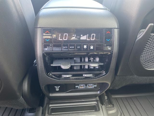 2021 Jeep Grand Cherokee L Overland *Under Deposit*
