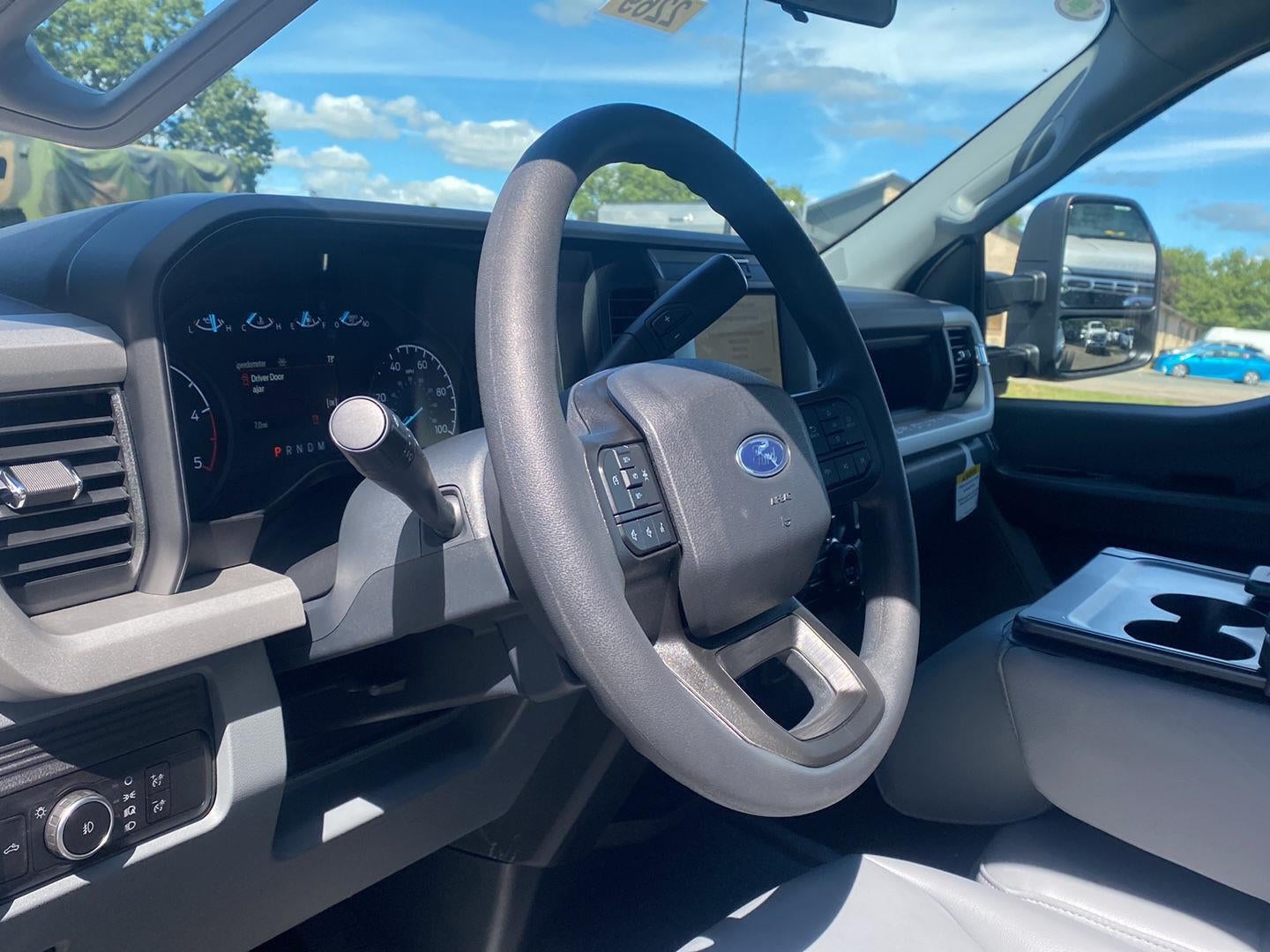 2026 Ford Super Duty F-600 Drw XL