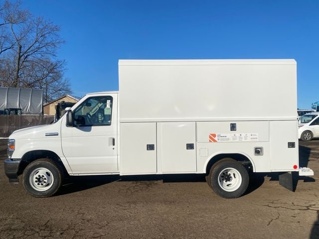 2026 Ford E-350SD Base Cutaway *Under Deposit*