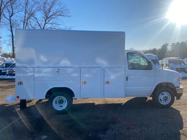 2026 Ford E-350SD Base Cutaway *Under Deposit*