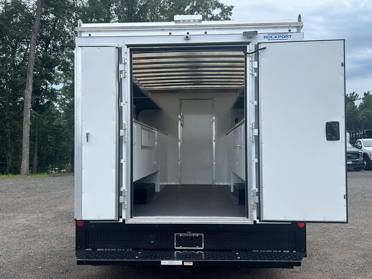 2027 Ford E-Series Cutaway E-450 DRW
