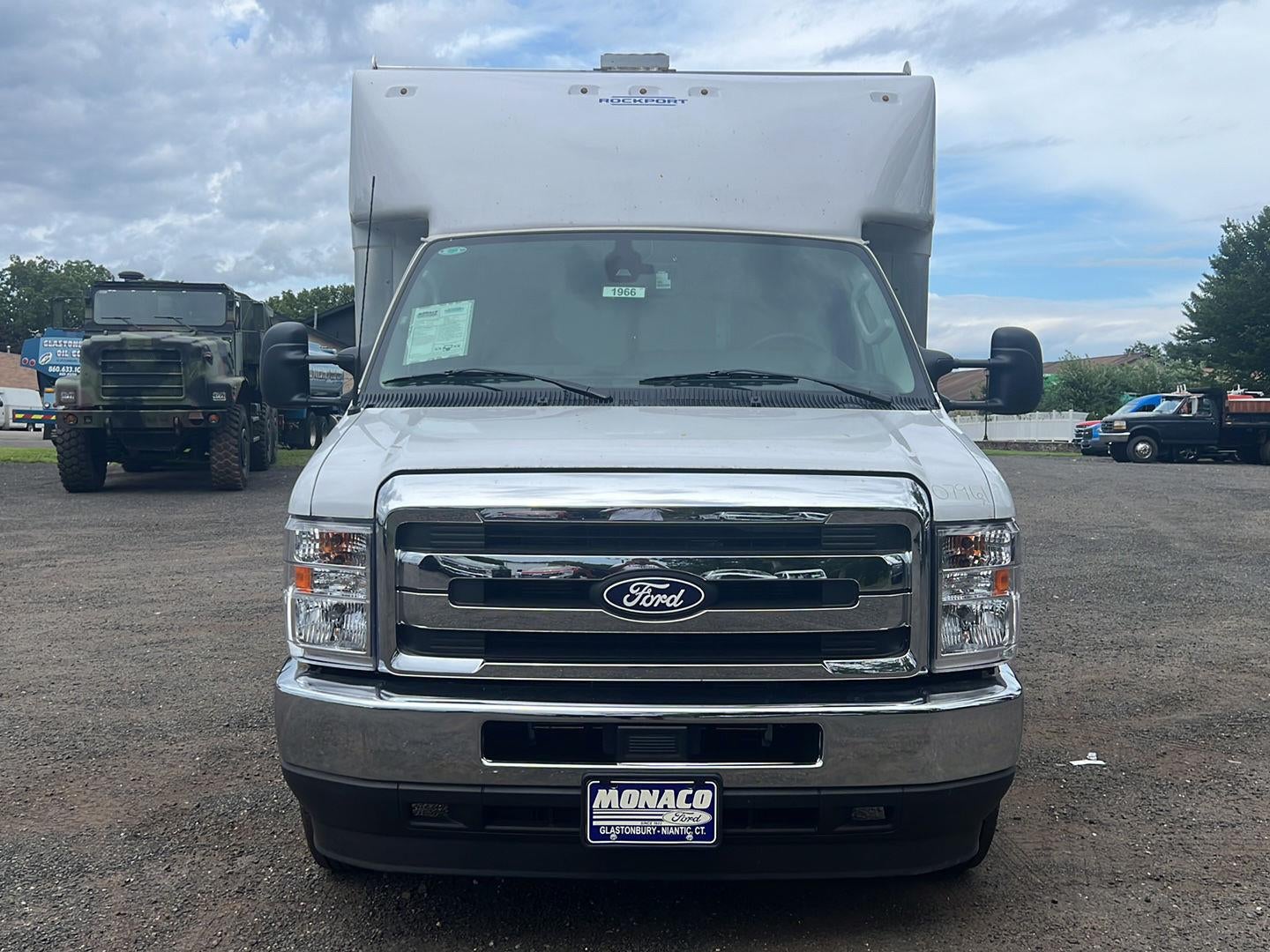 2027 Ford E-Series Cutaway E-450 DRW