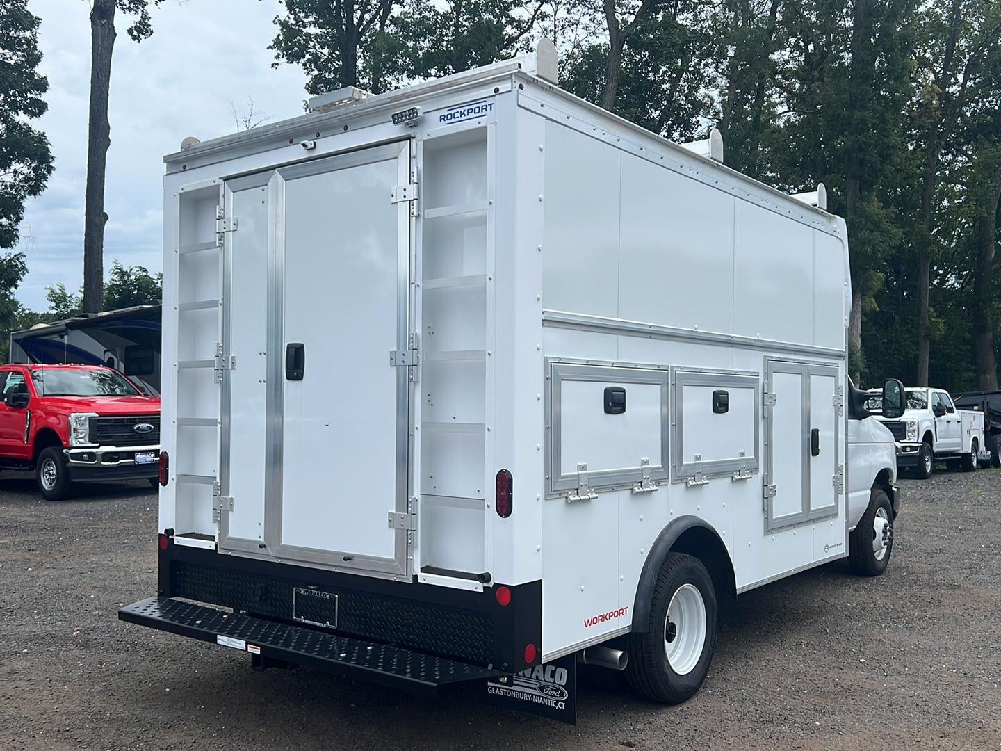 2027 Ford E-Series Cutaway E-450 DRW