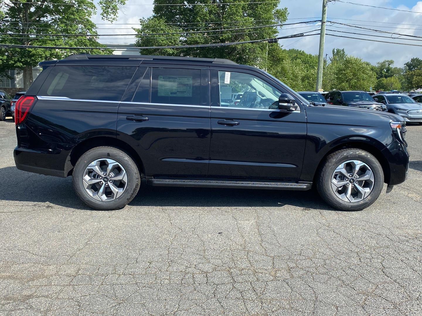 2027 Ford Expedition Active