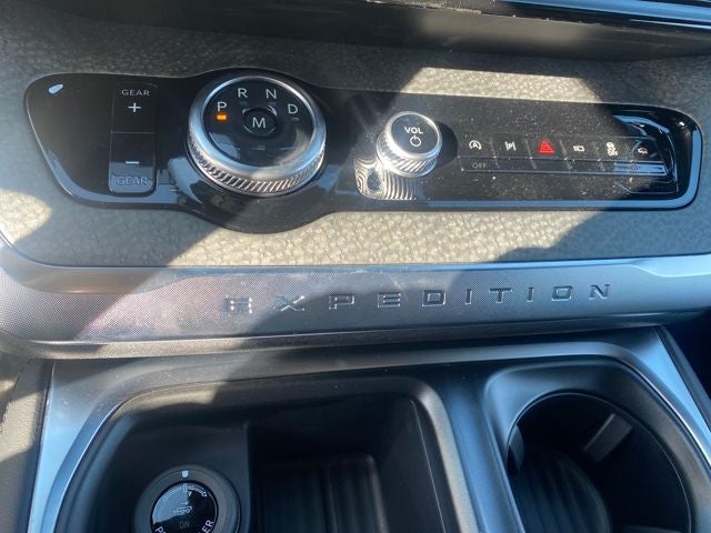 2026 Ford Expedition Tremor *Under Deposit*