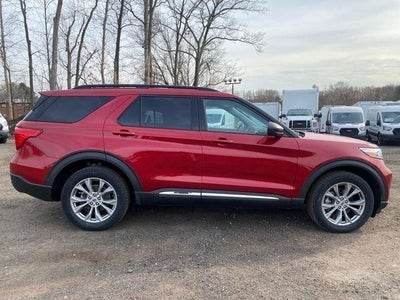 2023 Ford Explorer XLT *Under Deposit*