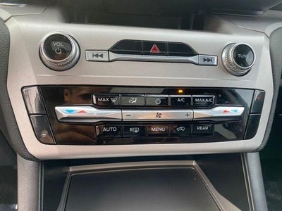 2023 Ford Explorer XLT *Under Deposit*
