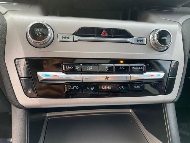 2023 Ford Explorer XLT *Under Deposit*