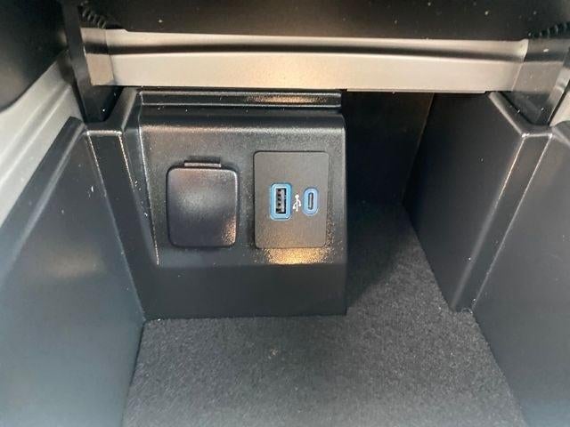 2023 Ford Explorer XLT *Under Deposit*
