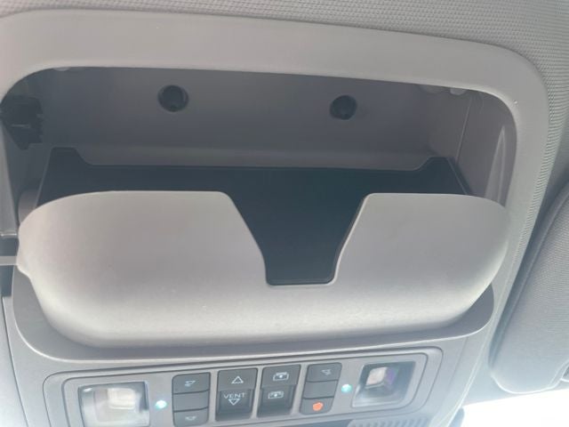 2023 Ford Explorer XLT *Under Deposit*