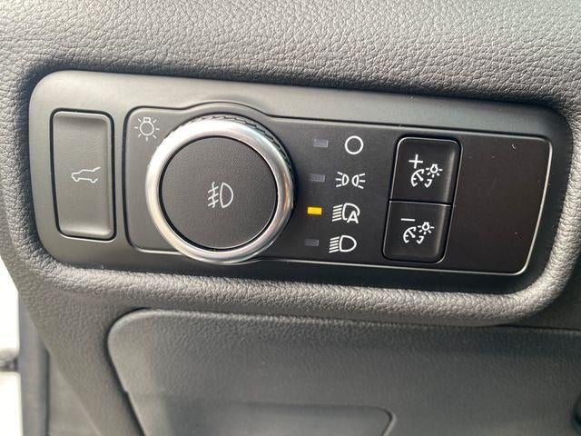 2023 Ford Explorer XLT *Under Deposit*