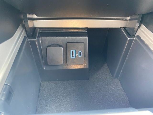2023 Ford Explorer XLT *Under Deposit*