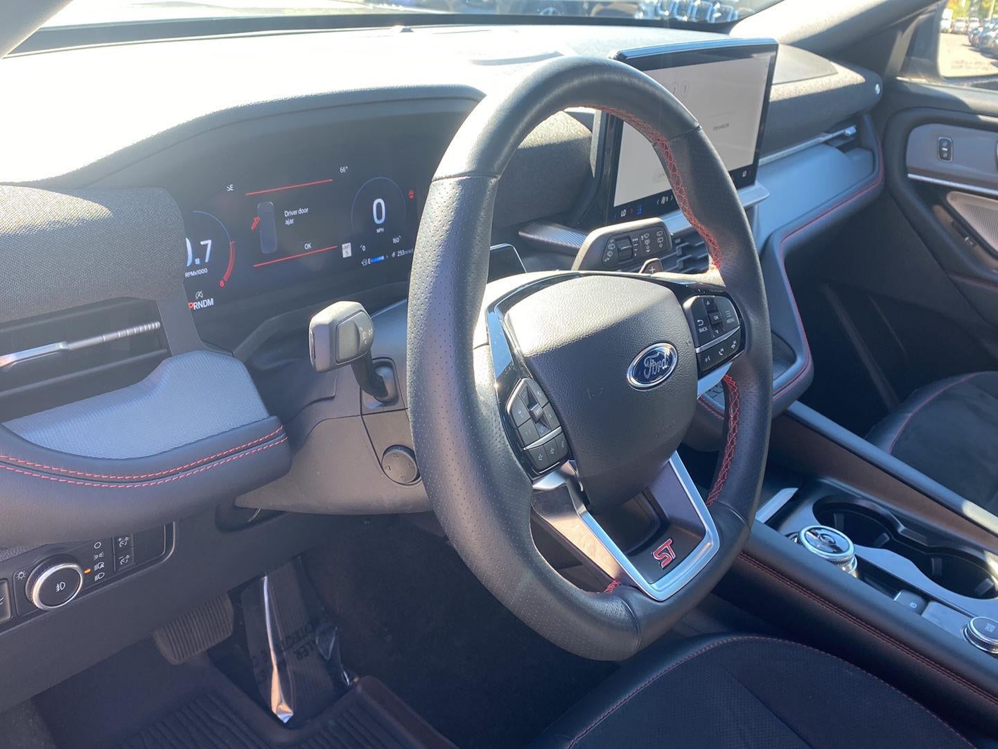 2025 Ford Explorer ST *Under Deposit*
