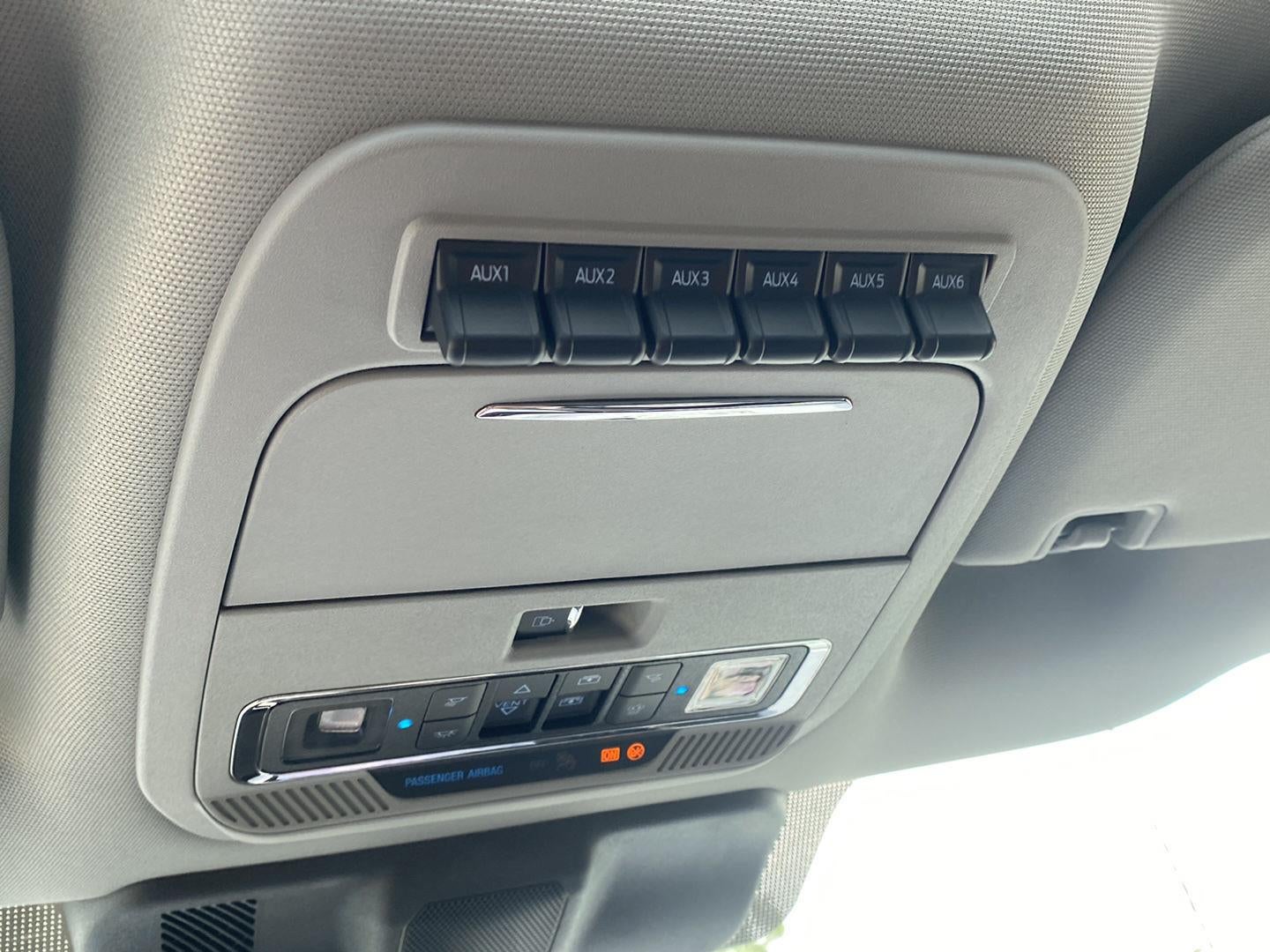 2026 Ford F-350 LARIAT *Under Deposit*
