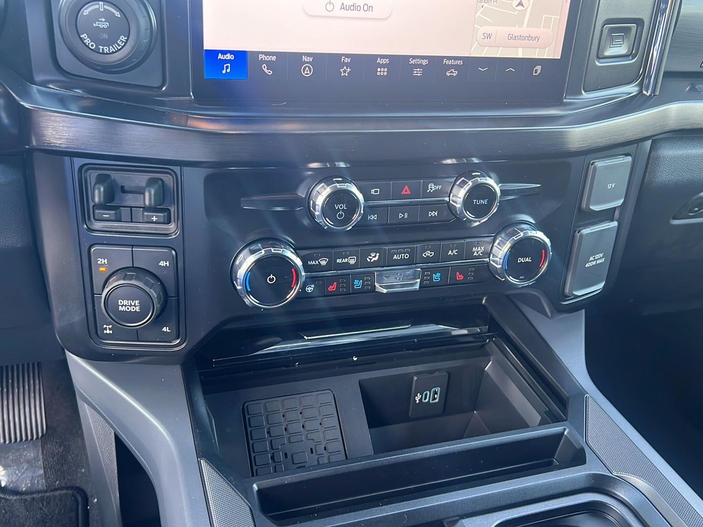 2027 Ford F-350 LARIAT *Under Deposit*