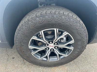 2025 GMC Acadia AT4