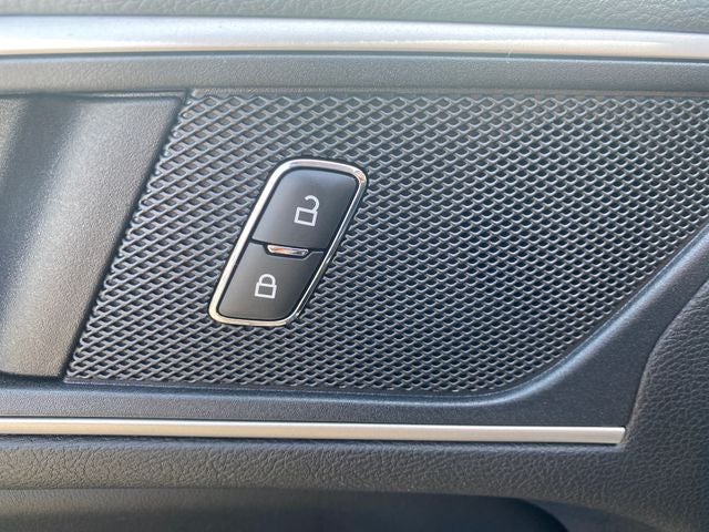 2020 Ford Edge SEL *Under Deposit*