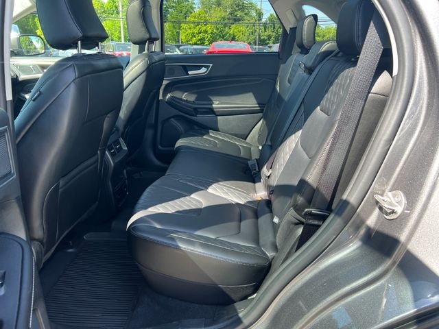 2024 Ford Edge Titanium *Under Deposit*