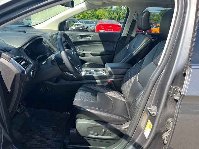 2024 Ford Edge Titanium *Under Deposit*