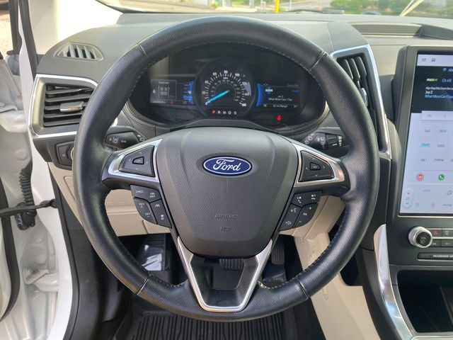 2023 Ford Edge Titanium *Under Deposit*
