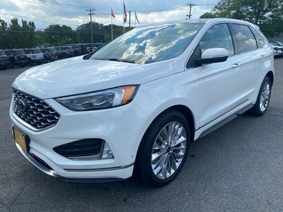 2023 Ford Edge Titanium *Under Deposit*