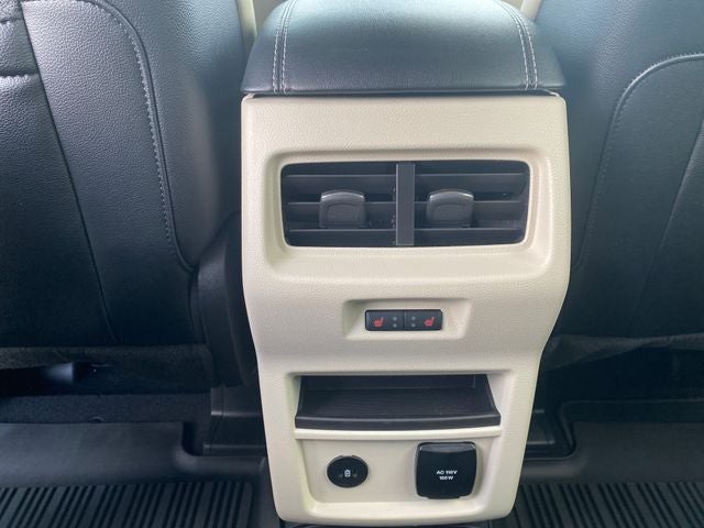 2023 Ford Edge Titanium *Under Deposit*
