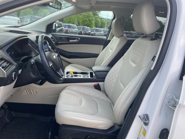 2023 Ford Edge Titanium *Under Deposit*