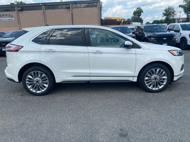 2023 Ford Edge Titanium *Under Deposit*