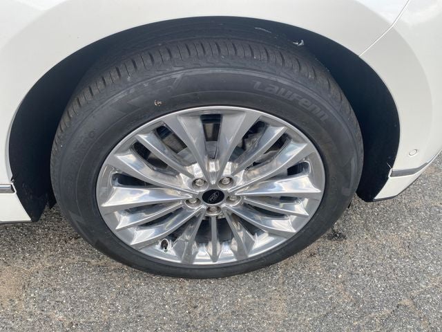 2023 Ford Edge Titanium *Under Deposit*