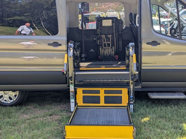 2022 Ford Transit-350 XL *Wheelchair Lift*