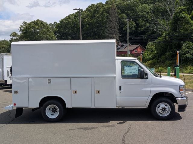 2026 Ford E-350SD Base Cutaway