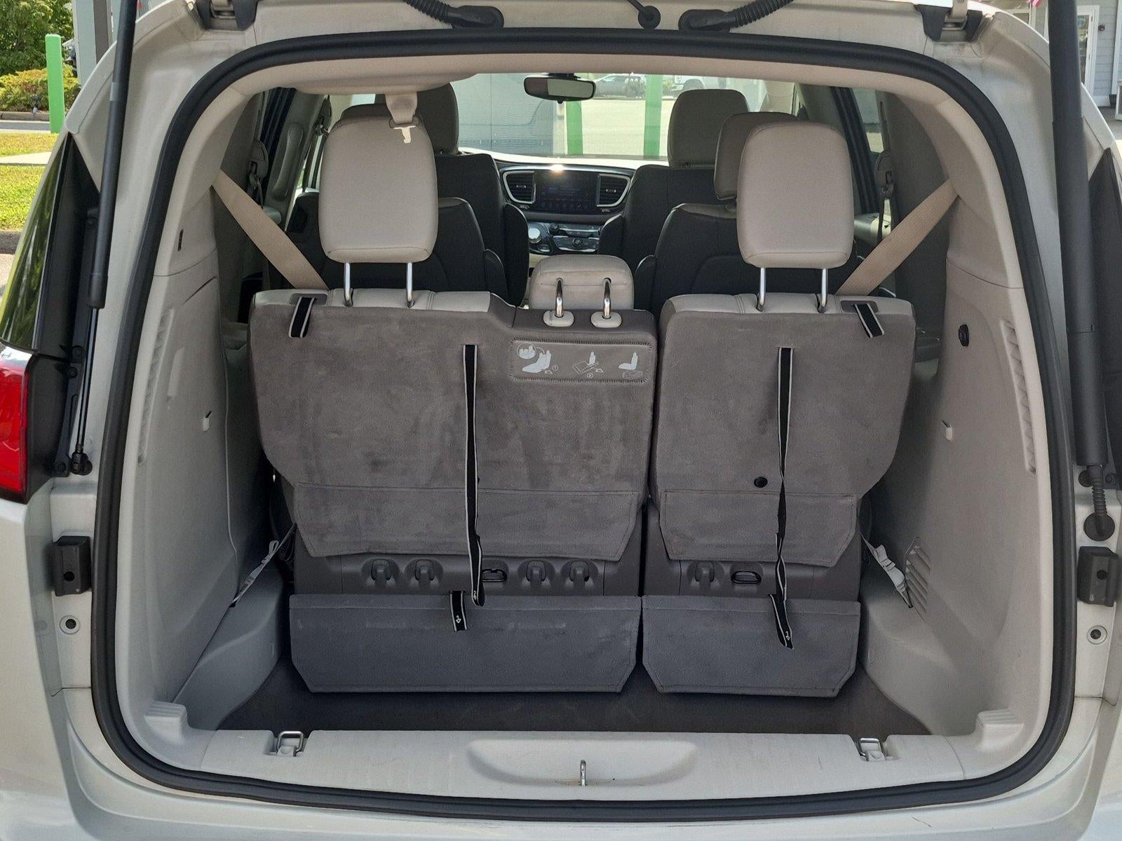 2017 Chrysler Pacifica Touring-L