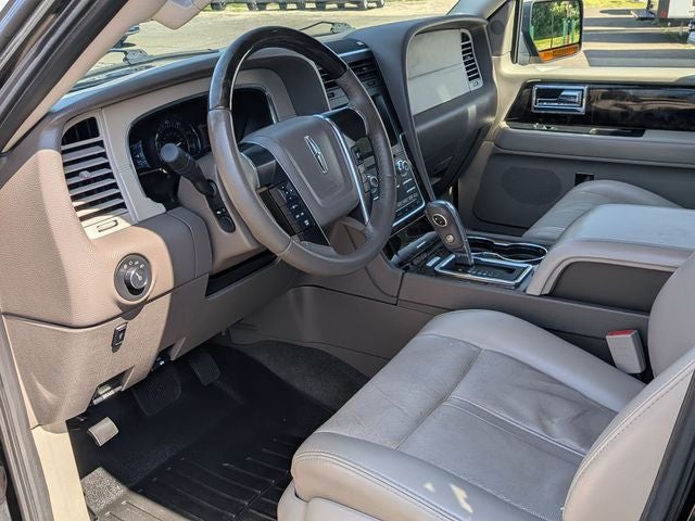 2017 Lincoln Navigator Select