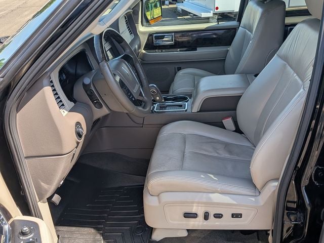 2017 Lincoln Navigator Select