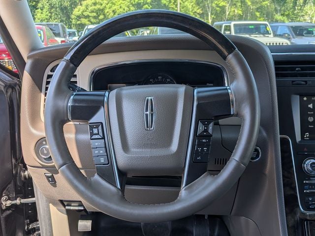 2017 Lincoln Navigator Select