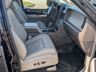 2017 Lincoln Navigator Select