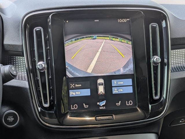 2020 Volvo XC40 R-Design *Under Deposit*