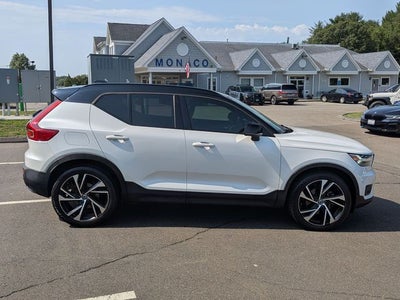 2020 Volvo XC40 R-Design *Under Deposit*