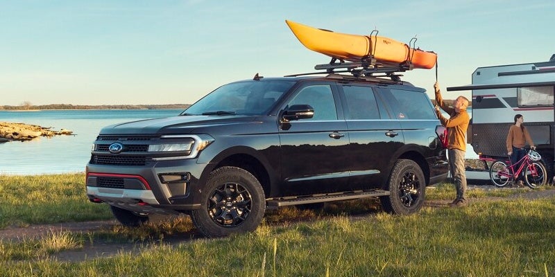 2024 Ford Expedition with a kayak on roof rack